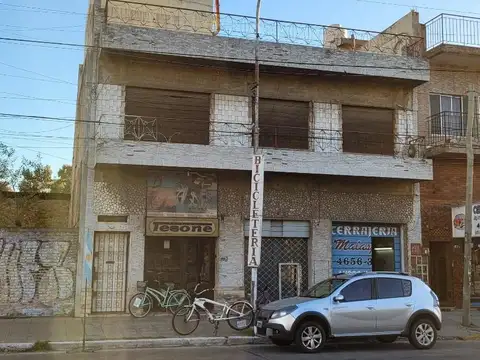 LOCAL CON VIVIENDA  RAMOS MEJIA  AV SAN MARTIN 1337