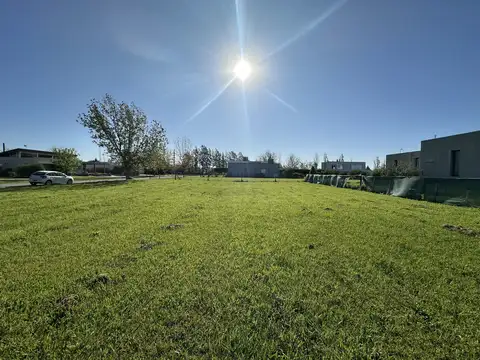 Espectacular lote en venta en Puerto Roldán