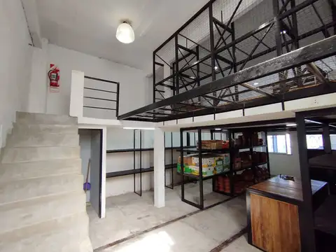 DEPÓSITO o LOCAL EN VENTA TOTALMENTE REFACCIONADO