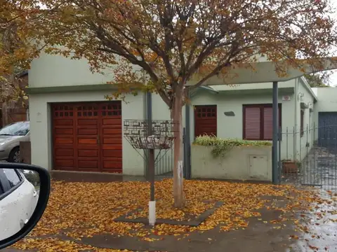 VENTA DE CASA 3 DORMITORIOS EN VILLA ELVIRA LA PLATA