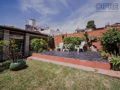 Casa 6 Ambientes en 2 plantas con Jardin, quincho y parrilla en Villa Pueyrredon