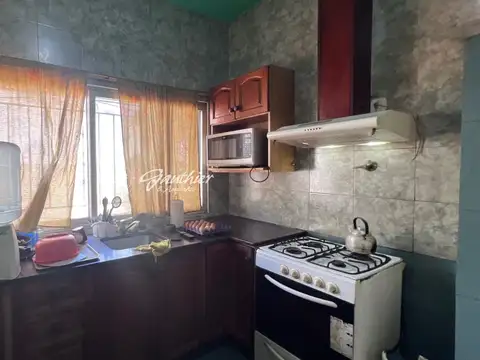 Casa 6 ambientes con 1 baño