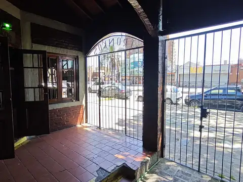 Local en Venta en Sarmiento, USD 230.000