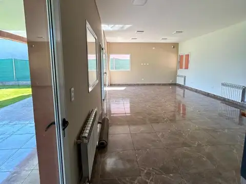 Casa en Alquiler de 3 dormitorios