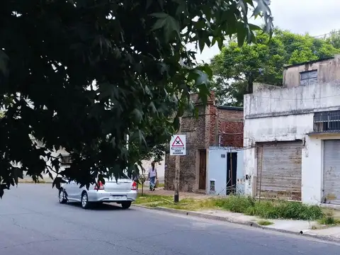 VENTA  TERRENO / LOTE - A 300 METROS DE AVENIDA HIPOLITO YRIGOYEN  - LANUS - PERMUTA