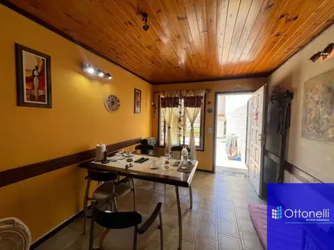 Casa 3 ambientes con 2 baños