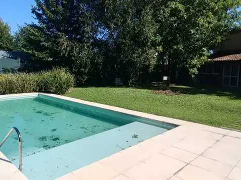 Casa en Alquiler de 4 dormitorios