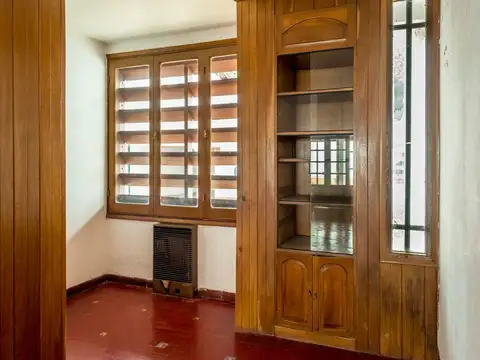 Casa 8 ambientes con 3 baños