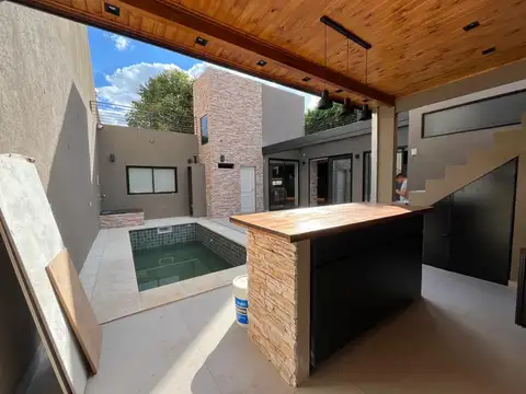 Casa 3 ambientes con 2 baños