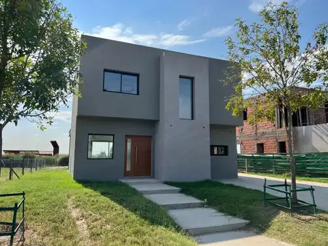 Av. de los Lagos, Belen de Escobar