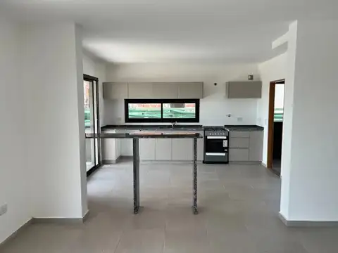 Casa en Venta con 4 cocheras