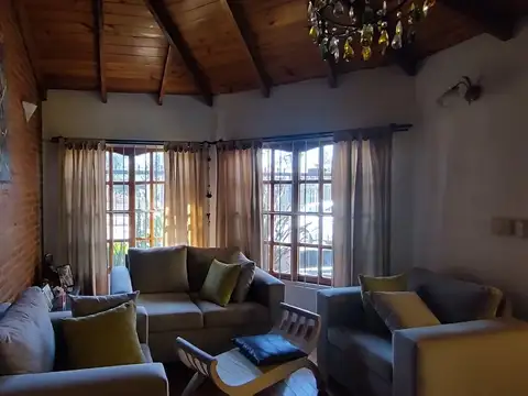 Casa 4 ambientes con 3 baños