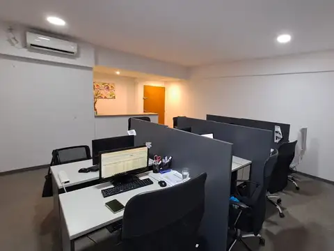 Avenida 12 de Octubre y Tres de Febrero , Piso 1