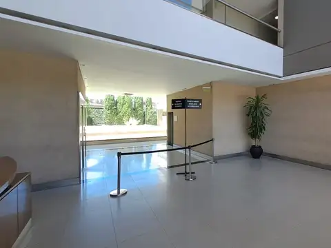 Avenida 12 de Octubre y Tres de Febrero , Piso 1