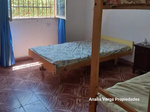 Casa 4 ambientes con 2 baños