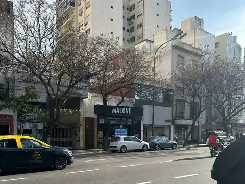 Local en Alquiler en planta baja con entrada independiente sin Expensas.