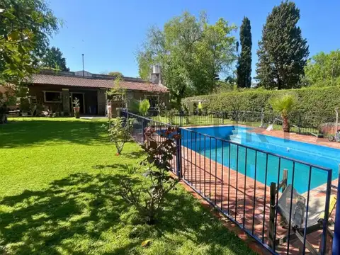 Venta Casa 2 Dormitorios con piscina en Los Aromos, Roldán
