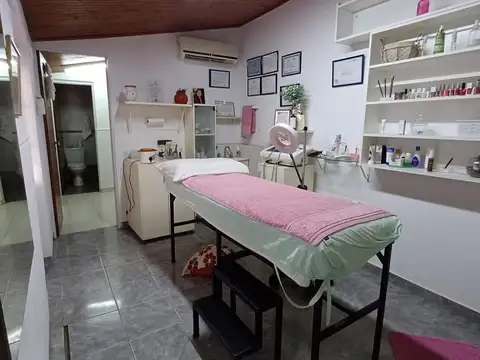 Local en Alquiler en Los Hornos, $ 280.000