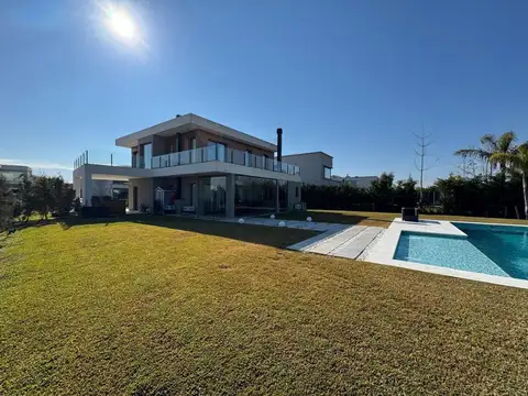 Casa en Alquiler de 3 dormitorios