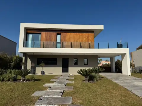 Casa en Alquiler en Terralagos, USD 7.000