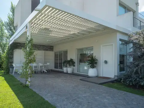 Casa - Alquiler - Argentina, City Bell