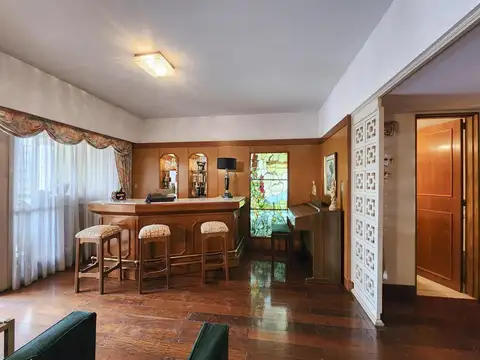 Departamento en Venta con 3 cocheras