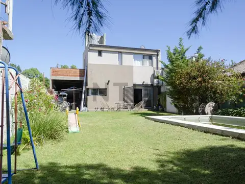 Casa 2 dormitorios en venta/permuta en Berisso (Los Talas)