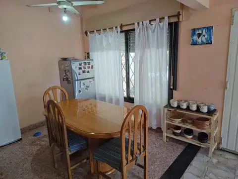 Casa 4 ambientes con 1 baño
