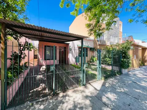 Casa de 5 Ambientes en Venta en Martínez