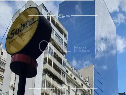 Oficina en Venta con 300 cocheras