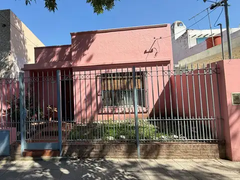 Casa en Una Planta en Excelente Ubicación Sobre un Lote de 8,66x30