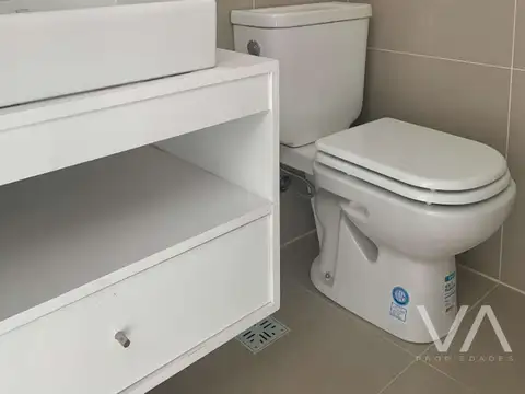 Oficina en Alquiler con 1 cochera