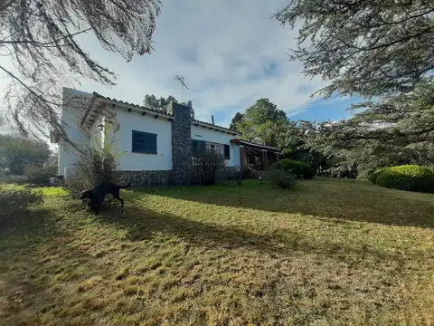 Casas a la venta en Villa Parque Siquiman. (C359)