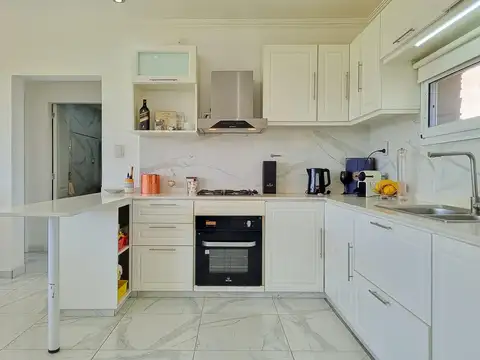 Casa en Venta con 4 cocheras