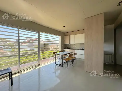 Depto Tipo Casa en Venta con 1 cocheras