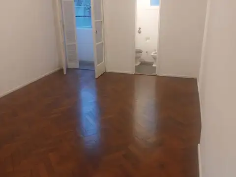 Uriburu 1200, Piso 1