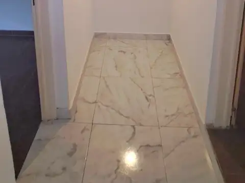 Alquiler amplio depto 2 amb con patio