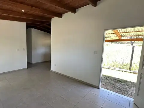 Casa 4 ambientes con 1 baño