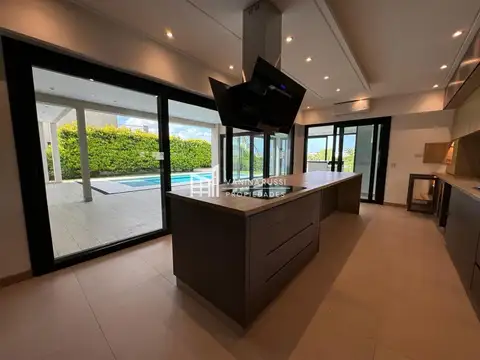 Casa en Venta en San Matias, USD 1.590.000