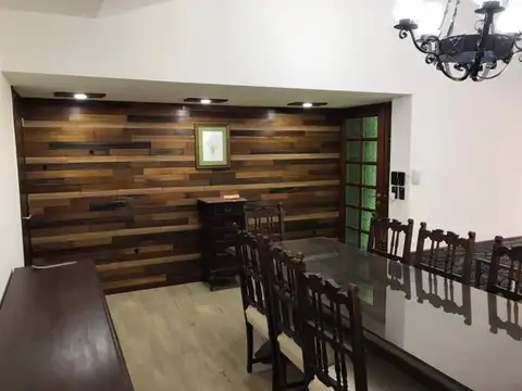 Casa en Venta con 3 cocheras