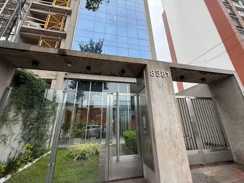 Hipolito Yrigoyen 8381 , Piso 14