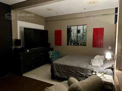 Casa 8 ambientes con 2 baños
