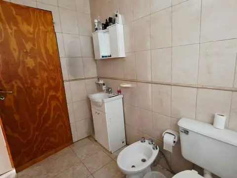 TERRENO 1000MT2 CON DOS VIVIENDAS BARRIO ARENALES