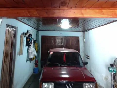 AMPLIA CASA SOBRE LOTE DE 450 M2