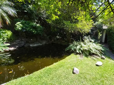 Casa en Alquiler con 1 cochera