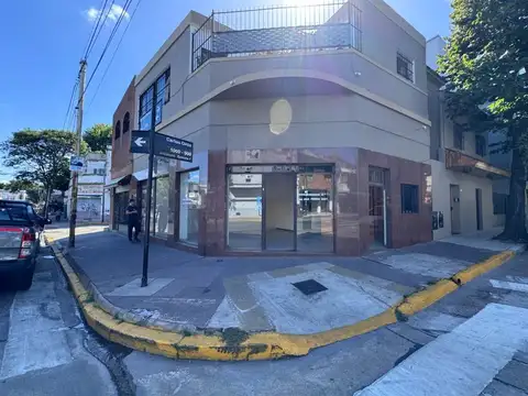 Venta Local Comercial  Av. Eva Peron 2335
