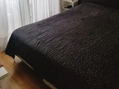 TRES  AMBIENTES CON DOS COCHERAS. EDIFICIO CON SUM PARRILLA Y PILETA. QUILMES CENTRO. NUEVO PRECIO.