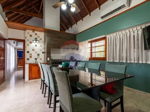 Casa 5 ambientes con 3 baños