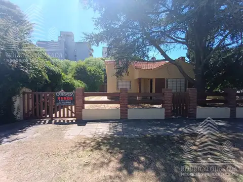 2 Casas en lote de 1000m2, excelente parque 