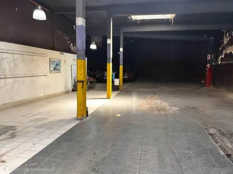Galpón Comercial 780 m² s/ Avenida con frente a 2 calles - San Justo